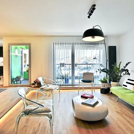 Spacieuse Et Calme, Chez Citizen Q * Lyon